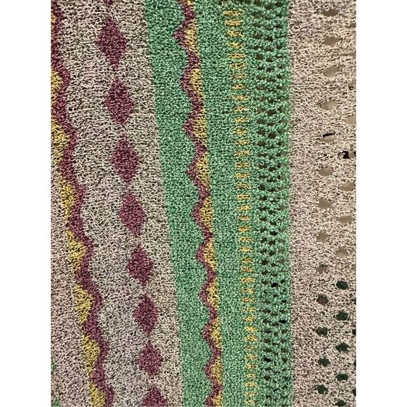 Size S (Oversized) Easel Los Angeles Poncho Crochet in Apple Green - Picture 4 of 6